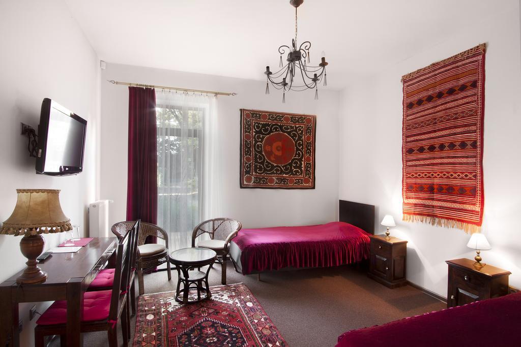 Palac Nieznanice Zabytek Goscinny Ze Spa Zimmer foto